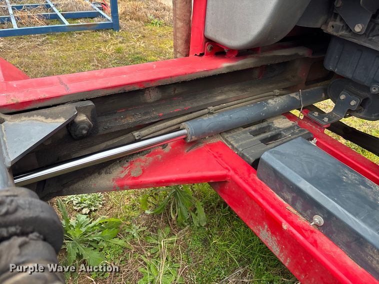 image for item DU0363 2015 Moffett M5501 forklift