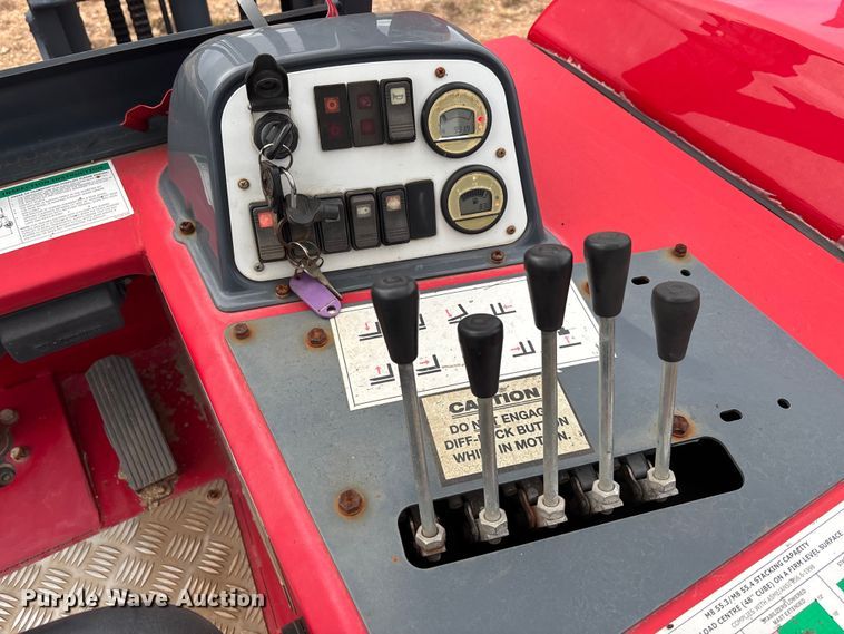 image for item DU0363 2015 Moffett M5501 forklift