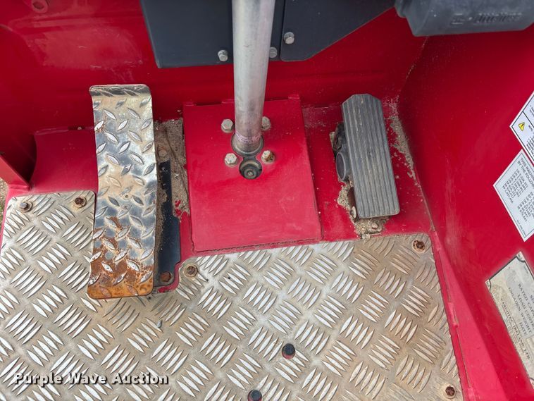 image for item DU0363 2015 Moffett M5501 forklift