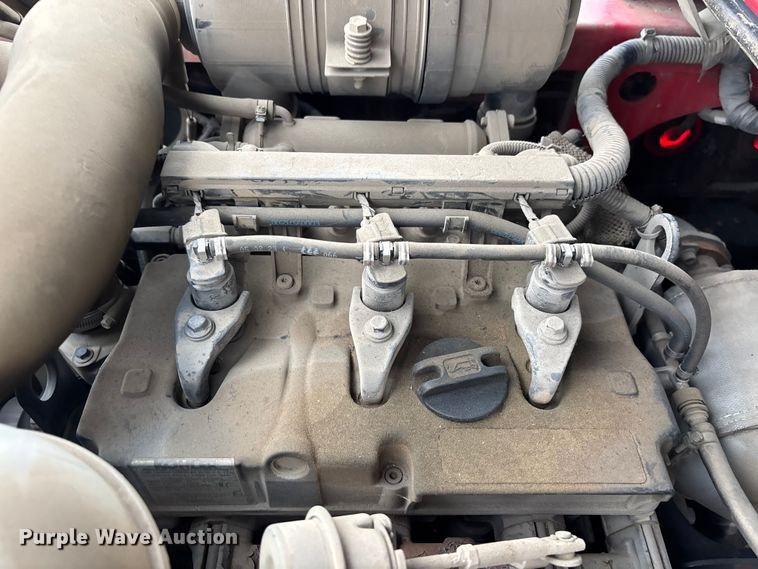 image for item DU0363 2015 Moffett M5501 forklift