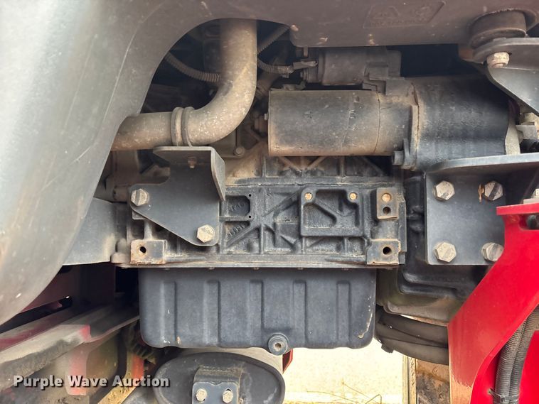 image for item DU0363 2015 Moffett M5501 forklift