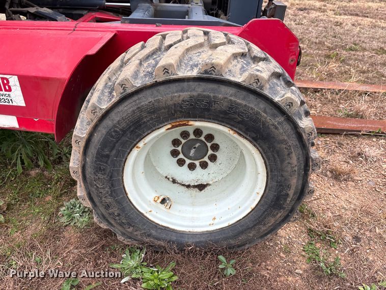 image for item DU0363 2015 Moffett M5501 forklift