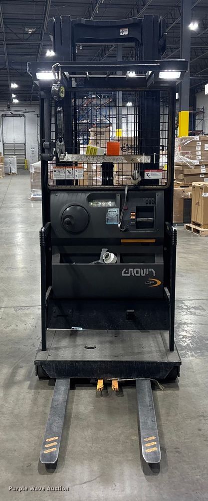 image for item DU0371 2016 Crown SP3520-30 order picker