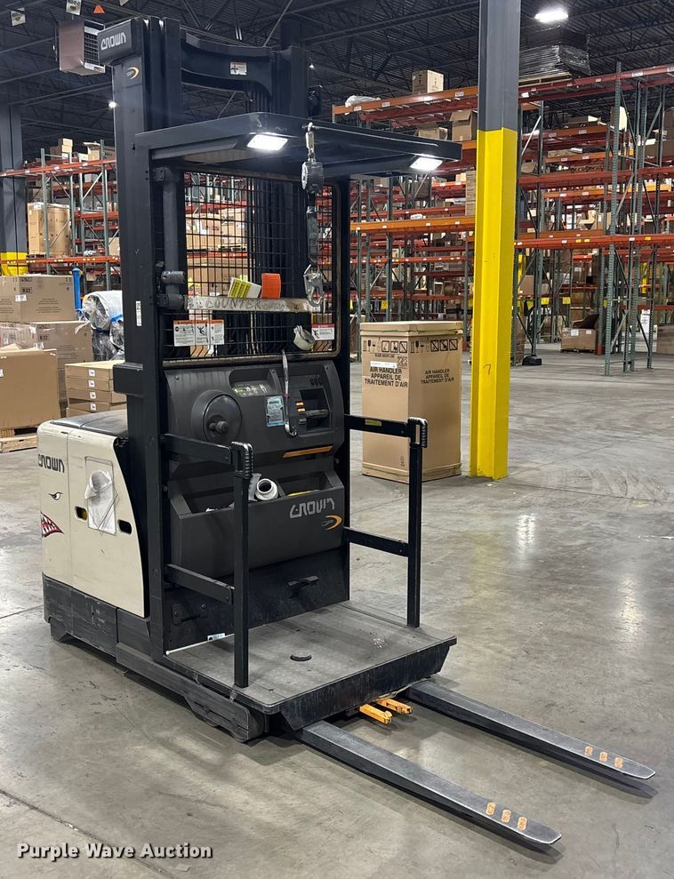 image for item DU0371 2016 Crown SP3520-30 order picker