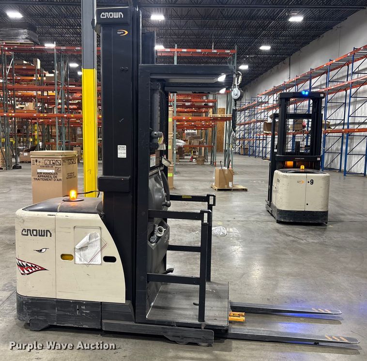 image for item DU0371 2016 Crown SP3520-30 order picker