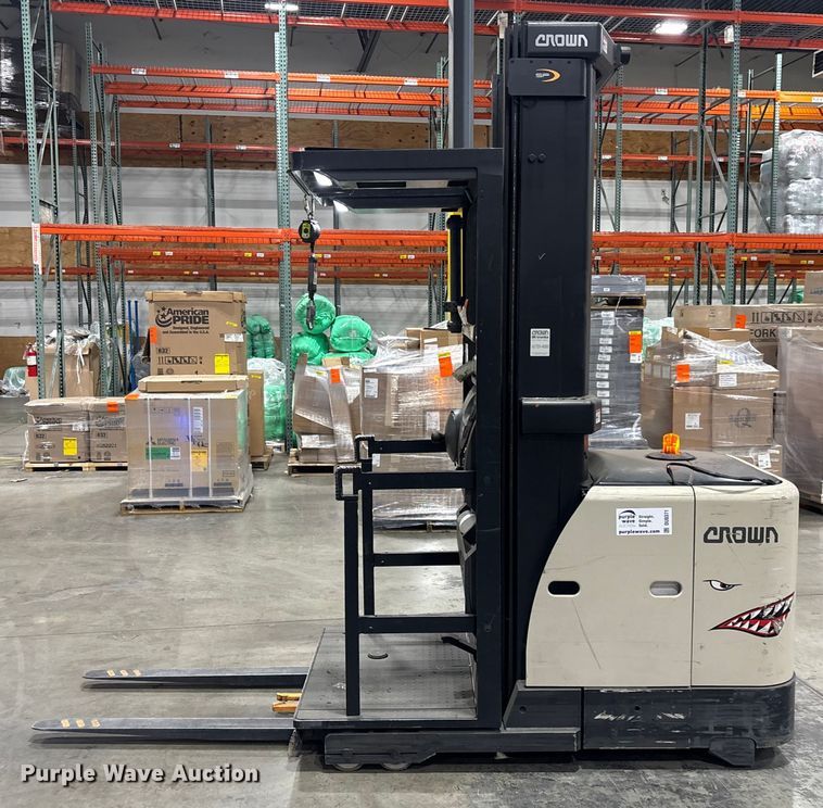 image for item DU0371 2016 Crown SP3520-30 order picker