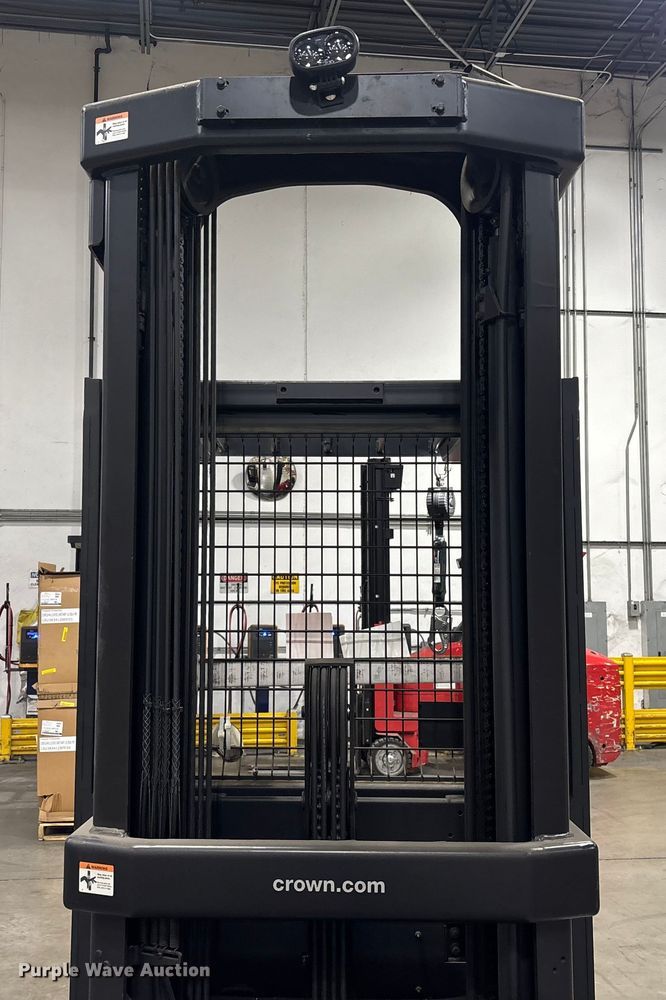 image for item DU0371 2016 Crown SP3520-30 order picker