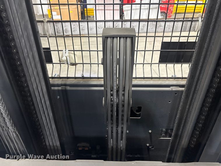 image for item DU0371 2016 Crown SP3520-30 order picker