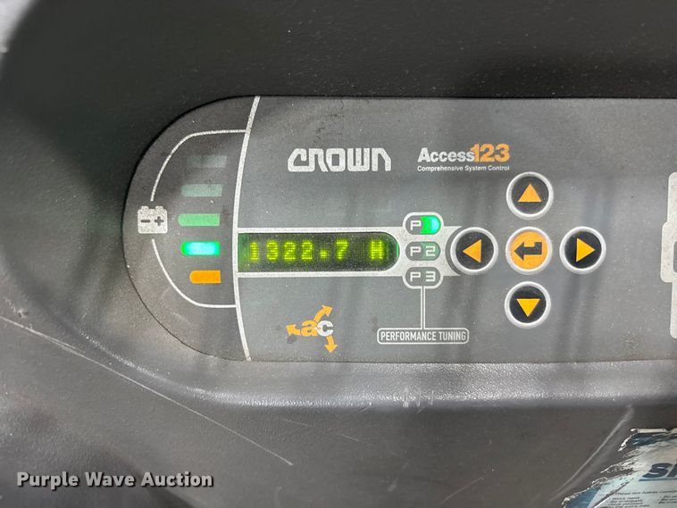 image for item DU0371 2016 Crown SP3520-30 order picker