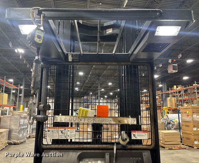 image for item DU0371 2016 Crown SP3520-30 order picker