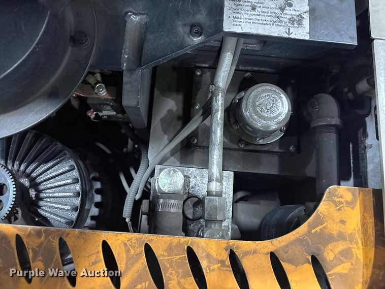 image for item DU0371 2016 Crown SP3520-30 order picker