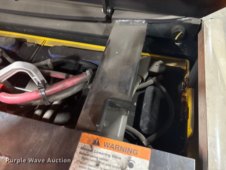 image for item DU0371 2016 Crown SP3520-30 order picker