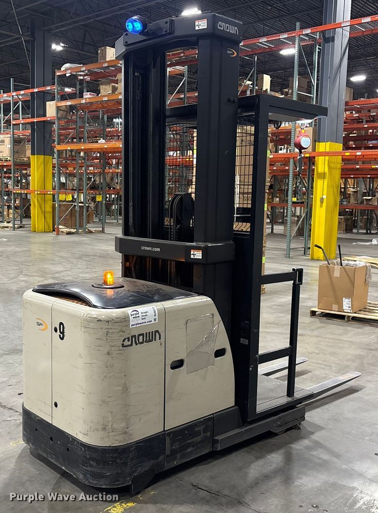 image for item DU0372 2017 Crown SP3500-30 order picker