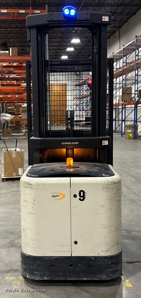 image for item DU0372 2017 Crown SP3500-30 order picker