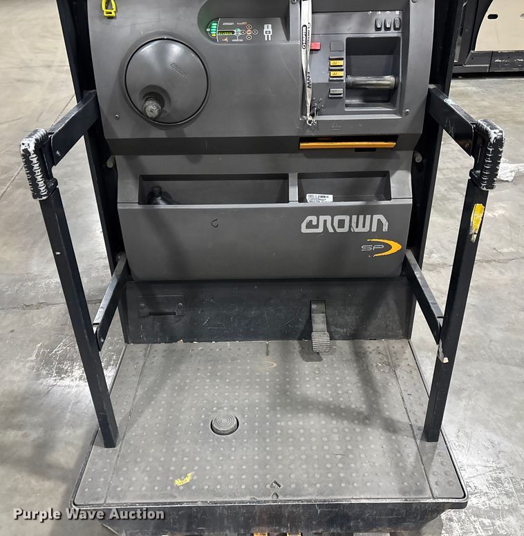 image for item DU0372 2017 Crown SP3500-30 order picker