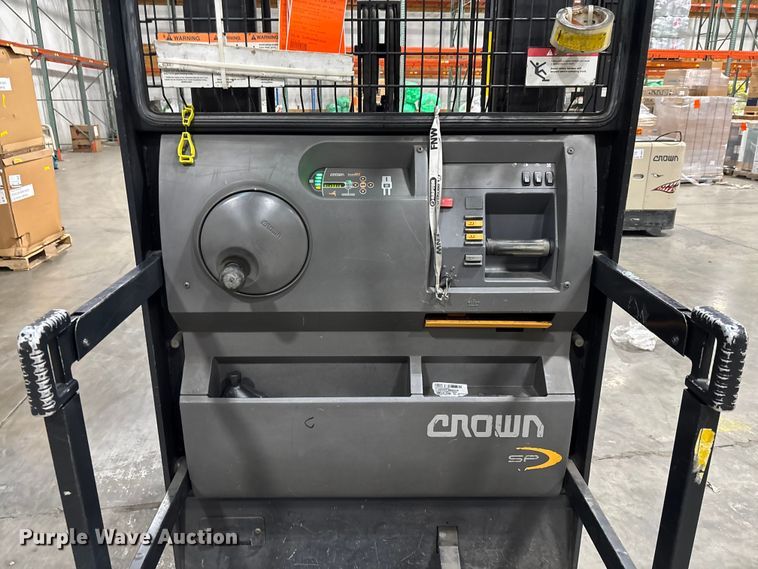 image for item DU0372 2017 Crown SP3500-30 order picker