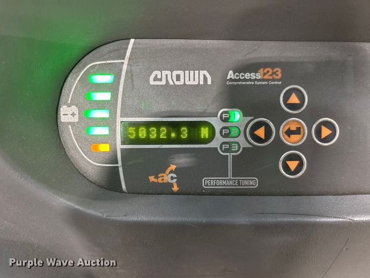 image for item DU0372 2017 Crown SP3500-30 order picker