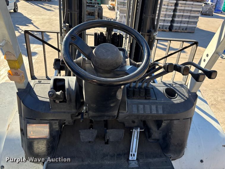 image for item DU0373 2016 UniCarriers PF80YLP forklift