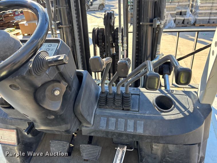 image for item DU0373 2016 UniCarriers PF80YLP forklift