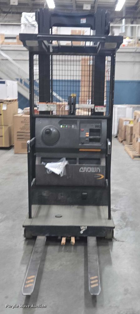 image for item DU2664 2016 Crown SP3520-30 order picker