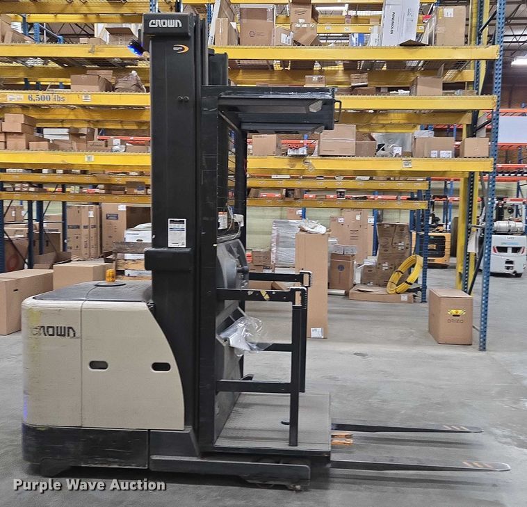 image for item DU2664 2016 Crown SP3520-30 order picker