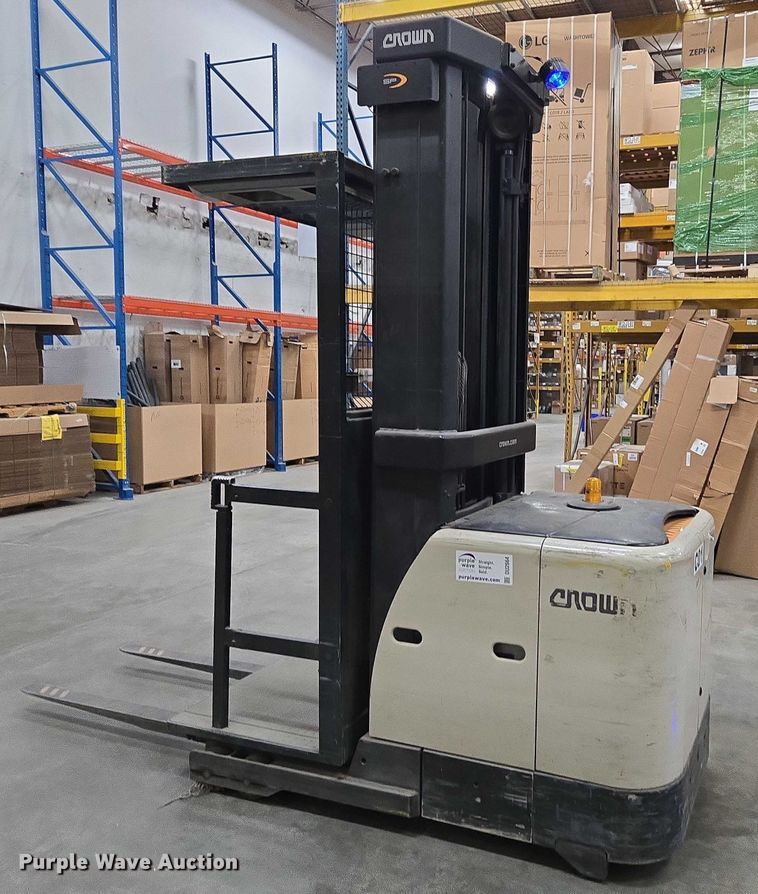 image for item DU2664 2016 Crown SP3520-30 order picker