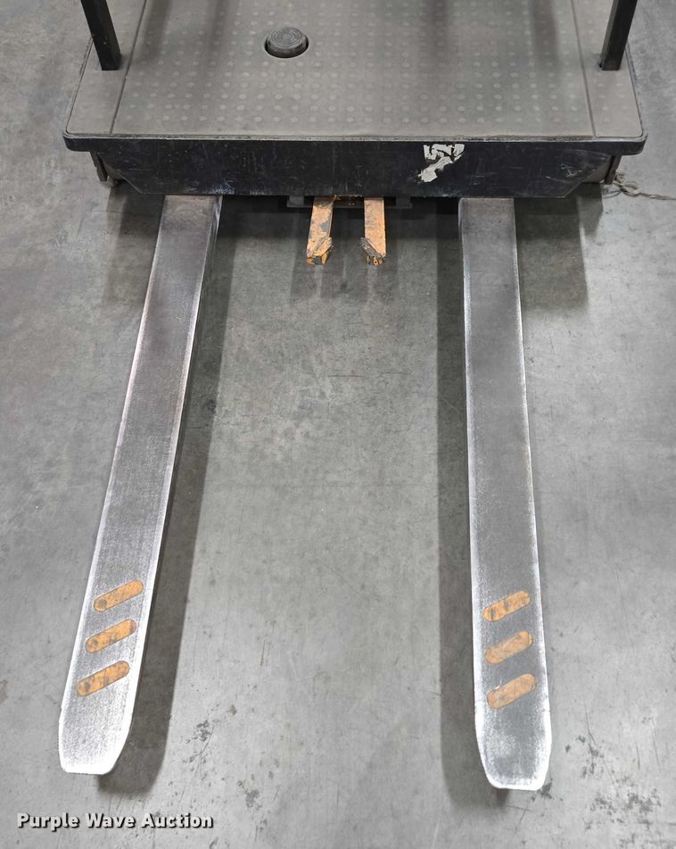 image for item DU2664 2016 Crown SP3520-30 order picker