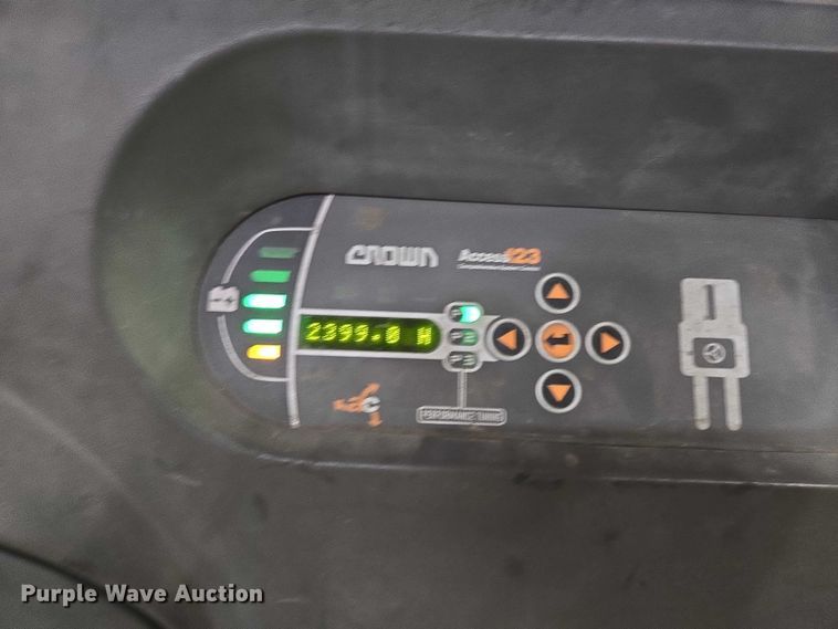 image for item DU2664 2016 Crown SP3520-30 order picker