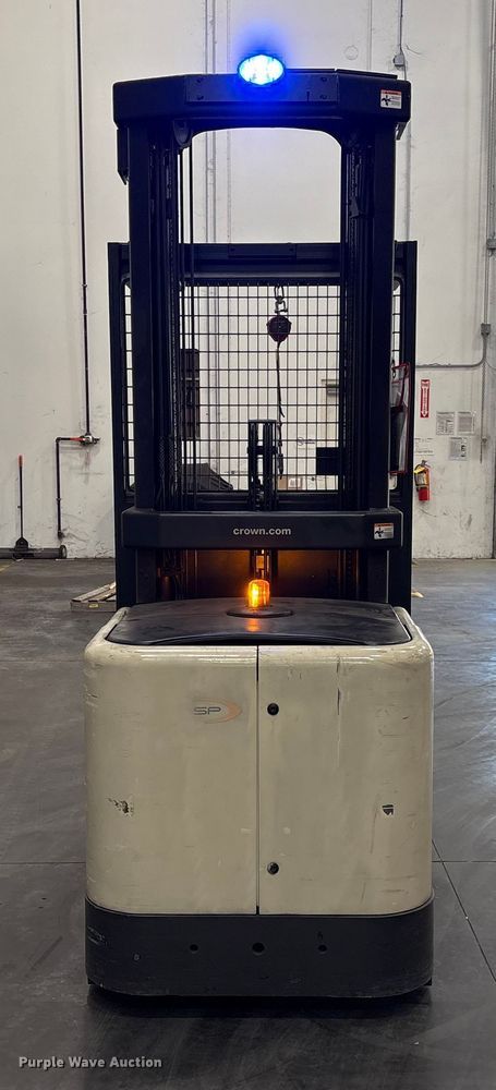 image for item DU2690 2017 Crown SP3520-30 order picker