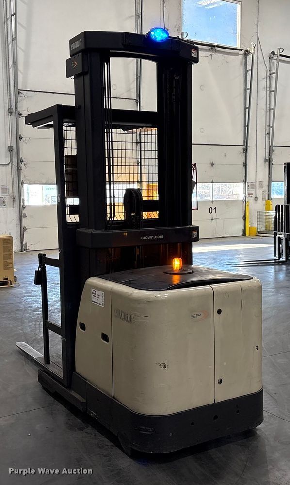 image for item DU2690 2017 Crown SP3520-30 order picker