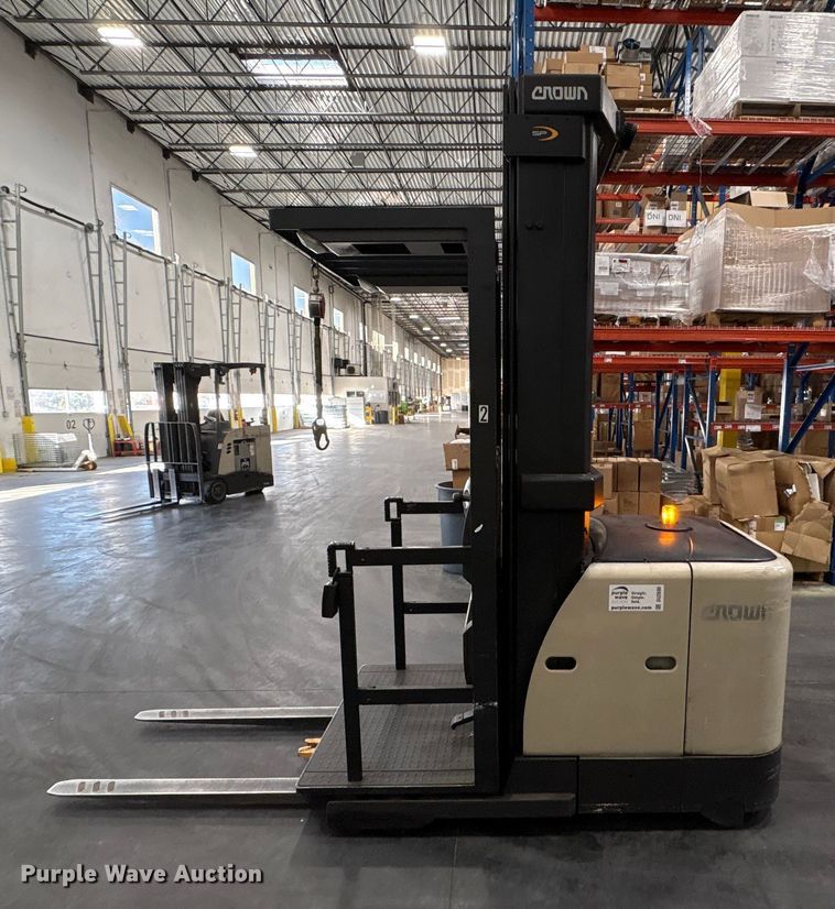 image for item DU2690 2017 Crown SP3520-30 order picker