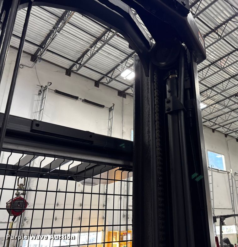 image for item DU2690 2017 Crown SP3520-30 order picker