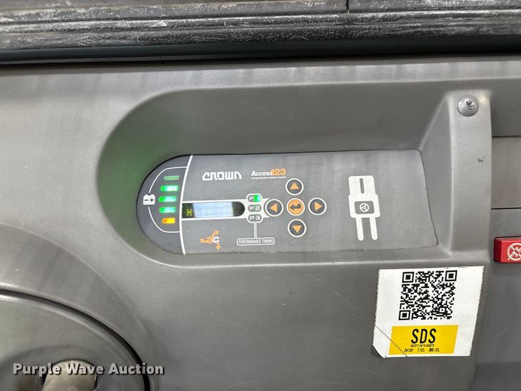 image for item DU2690 2017 Crown SP3520-30 order picker