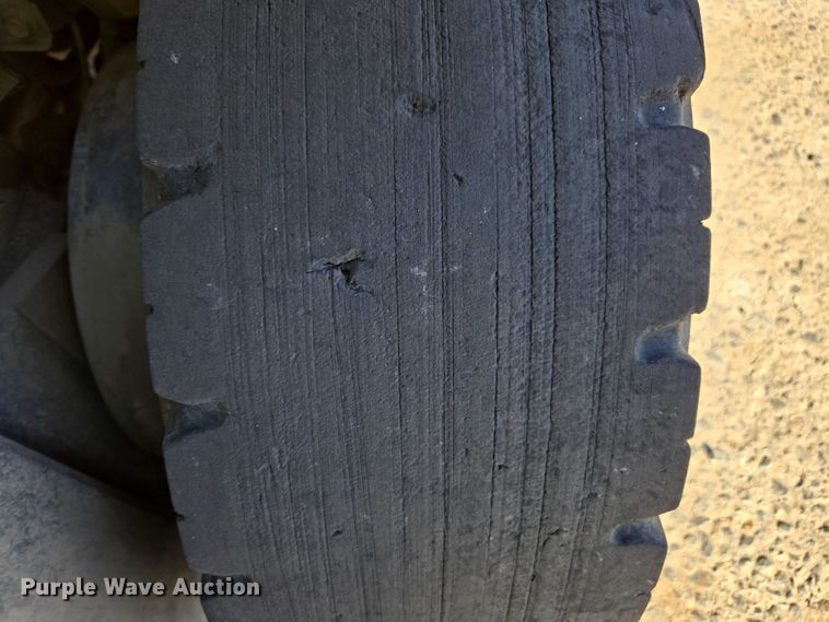 image for item DU2692 2013 Nissan PF60 forklift