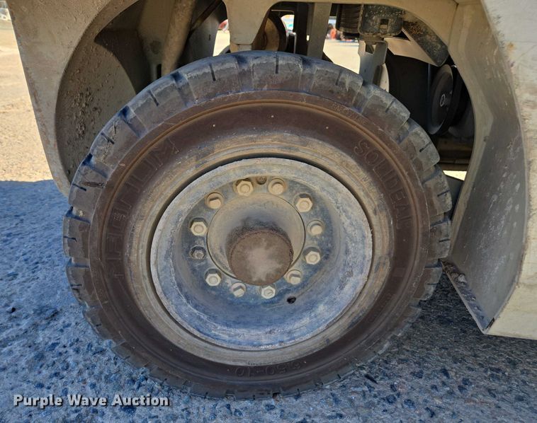 image for item DU2692 2013 Nissan PF60 forklift