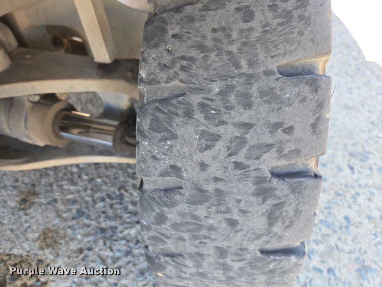 image for item DU2692 2013 Nissan PF60 forklift