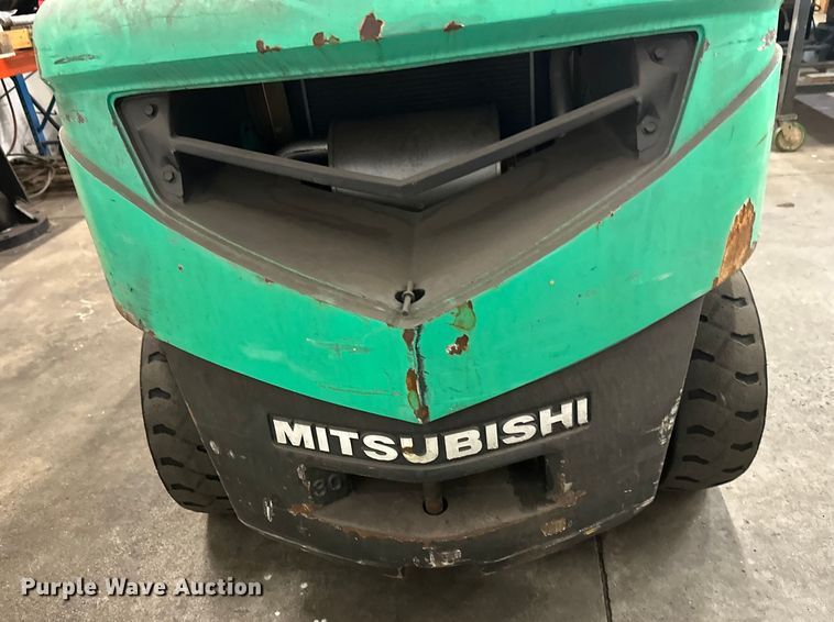 image for item DW4492 2015 Mitsubishi FG30N5 forklift