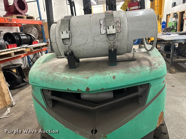 image for item DW4492 2015 Mitsubishi FG30N5 forklift