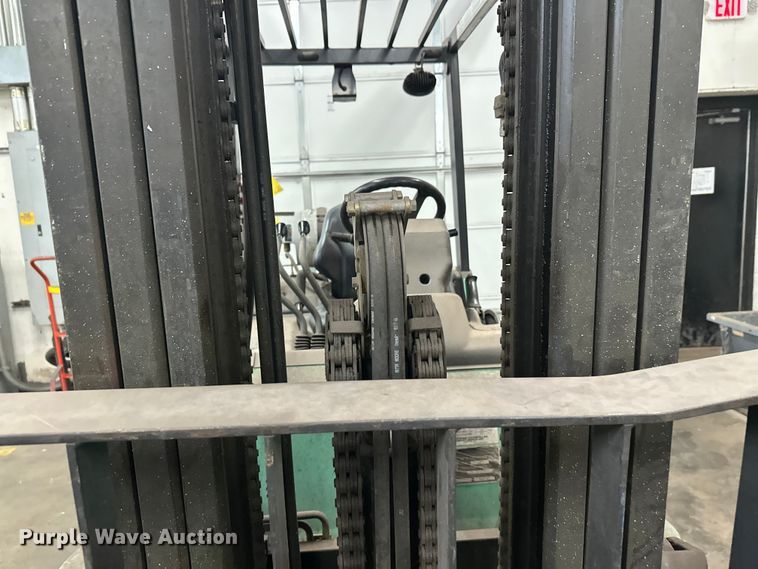 image for item DW4492 2015 Mitsubishi FG30N5 forklift