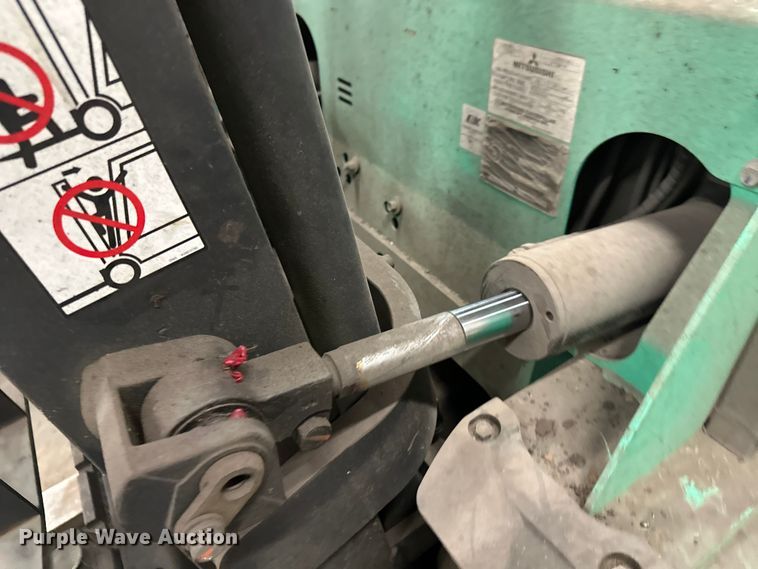 image for item DW4492 2015 Mitsubishi FG30N5 forklift