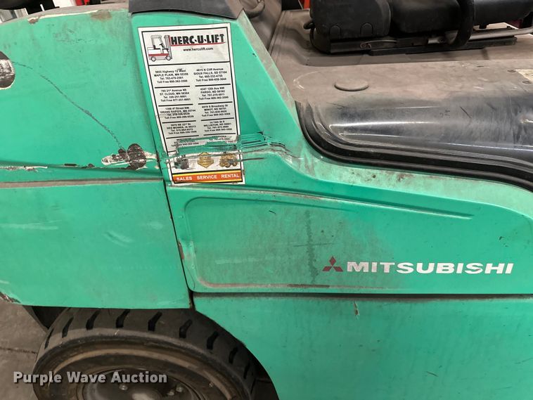 image for item DW4492 2015 Mitsubishi FG30N5 forklift