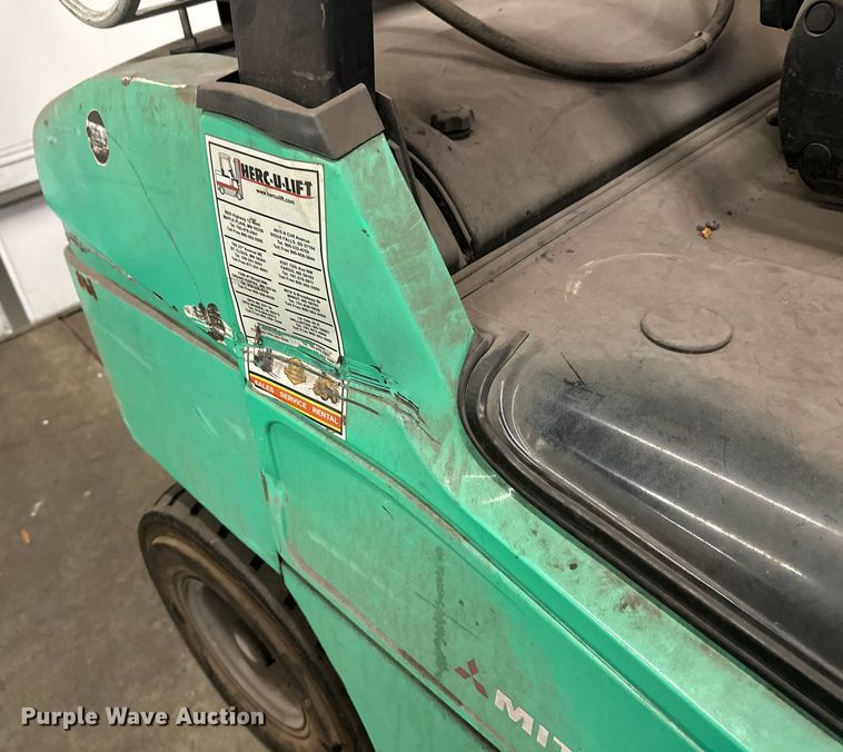 image for item DW4492 2015 Mitsubishi FG30N5 forklift