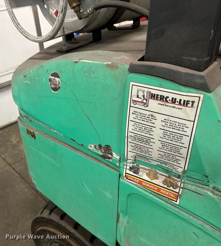 image for item DW4492 2015 Mitsubishi FG30N5 forklift