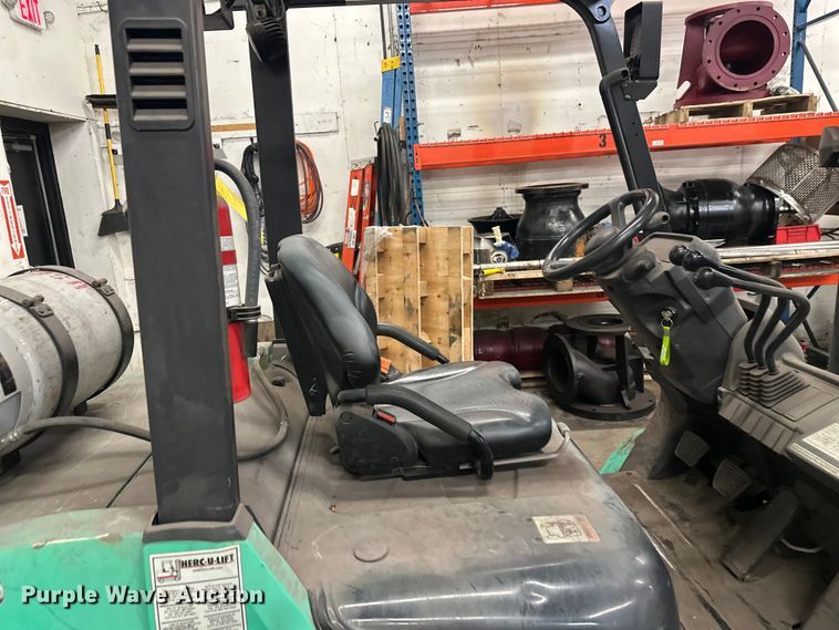 image for item DW4492 2015 Mitsubishi FG30N5 forklift