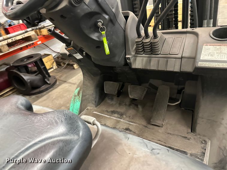 image for item DW4492 2015 Mitsubishi FG30N5 forklift