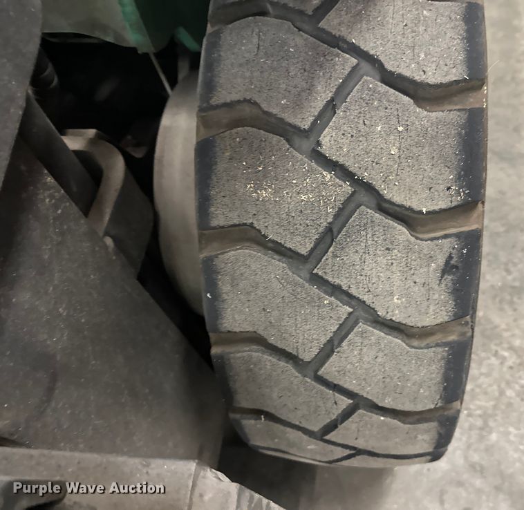 image for item DW4492 2015 Mitsubishi FG30N5 forklift