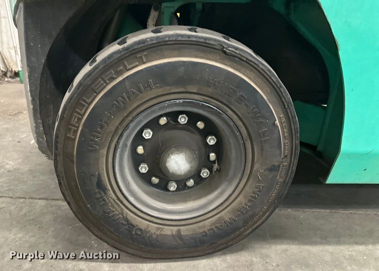 image for item DW4492 2015 Mitsubishi FG30N5 forklift