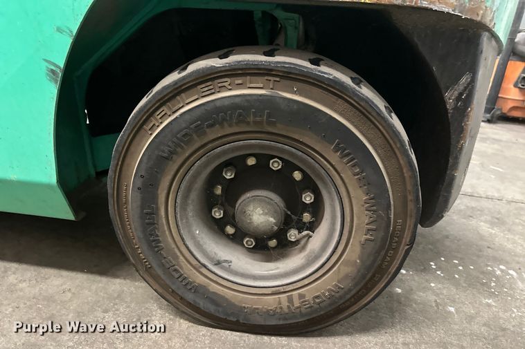 image for item DW4492 2015 Mitsubishi FG30N5 forklift