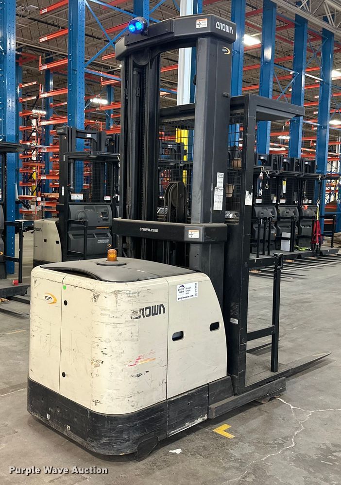 image for item DW4493 2016 Crown SP3520-30 order picker