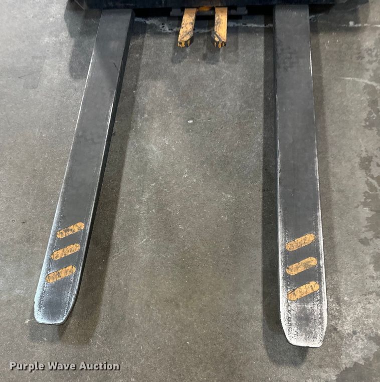 image for item DW4493 2016 Crown SP3520-30 order picker